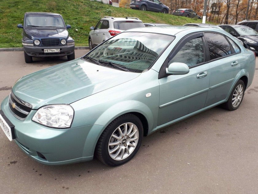 Шевроле Лачетти 2007 зеленая