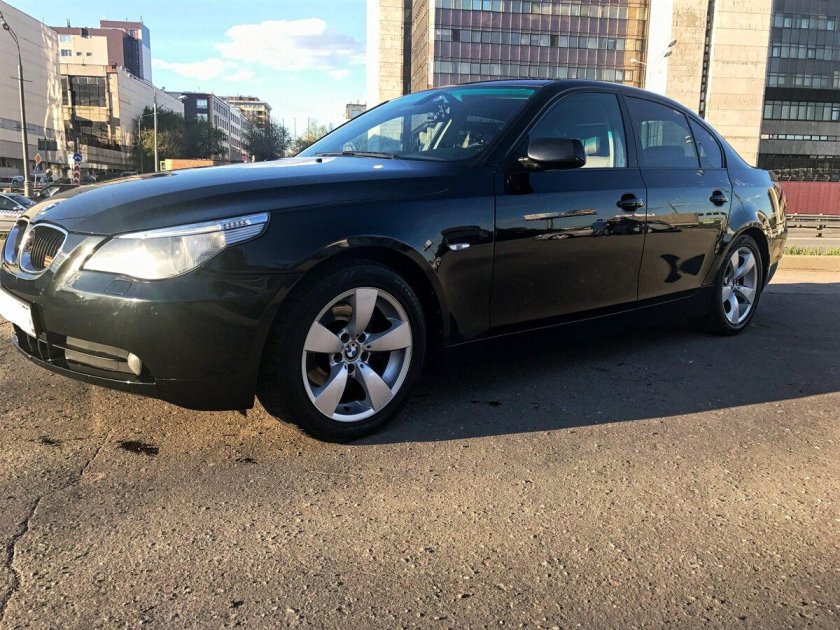 БМВ 5 серии 2004 года