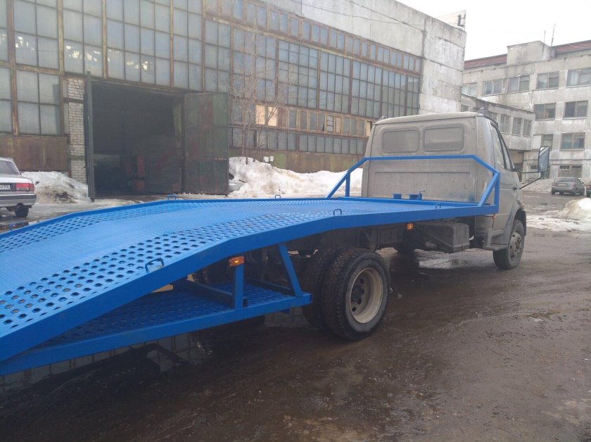 Сдвижная поворотная эвакуаторная платформа