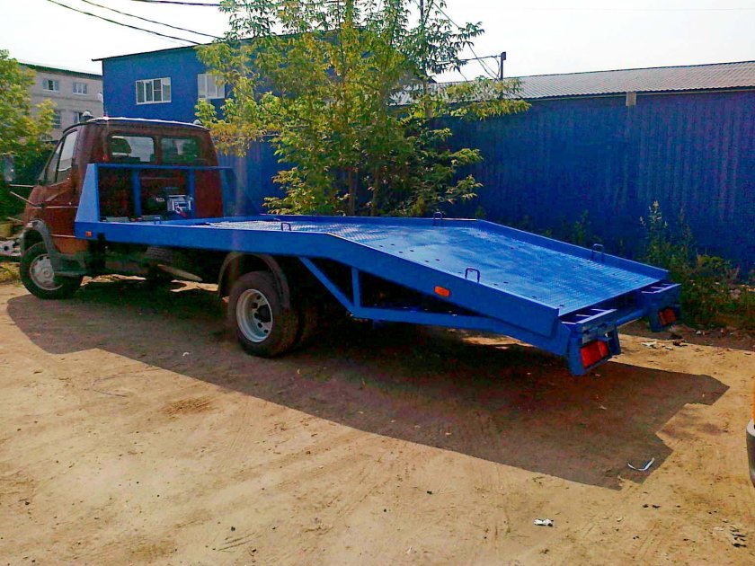 Эвакуатор Валдай с ломаной платформой