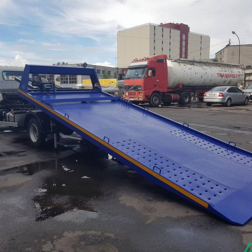 Эвакуаторная платформа Хино 300