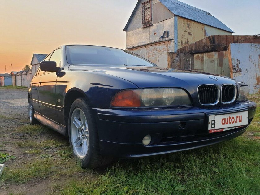 БМВ 520 синий