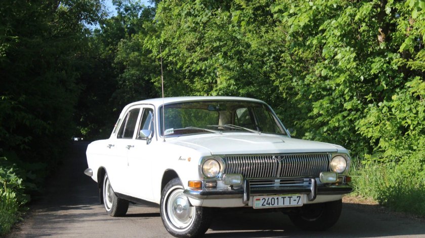 Автомобиль волга газ 2410