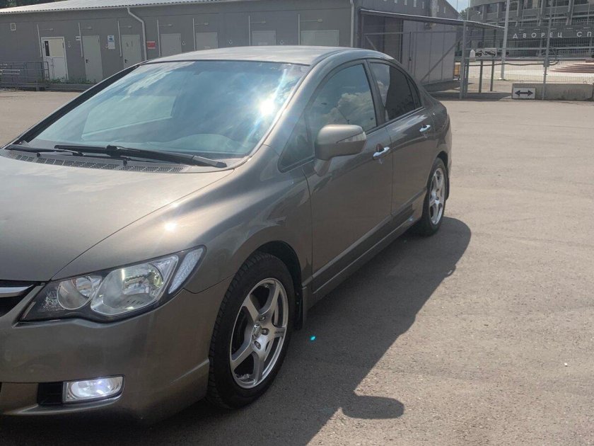 834 Серая Хонда