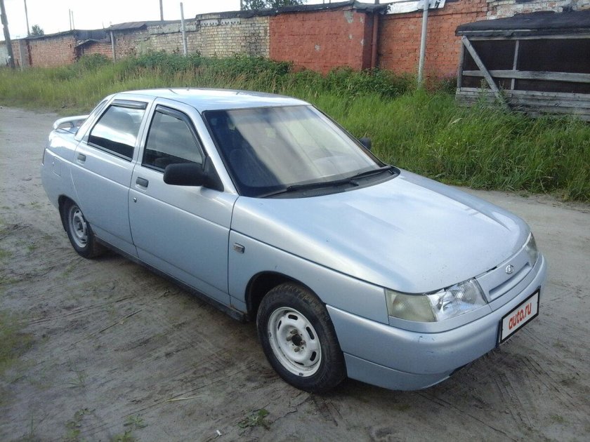 ВАЗ 2110 серебристо желтый