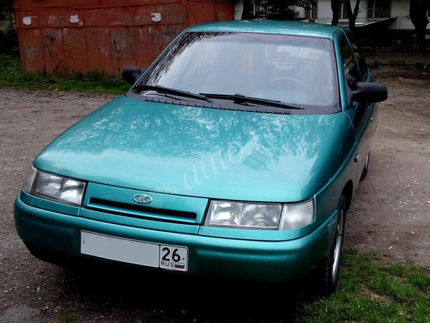 Lada 2110 сине-зеленый металлик