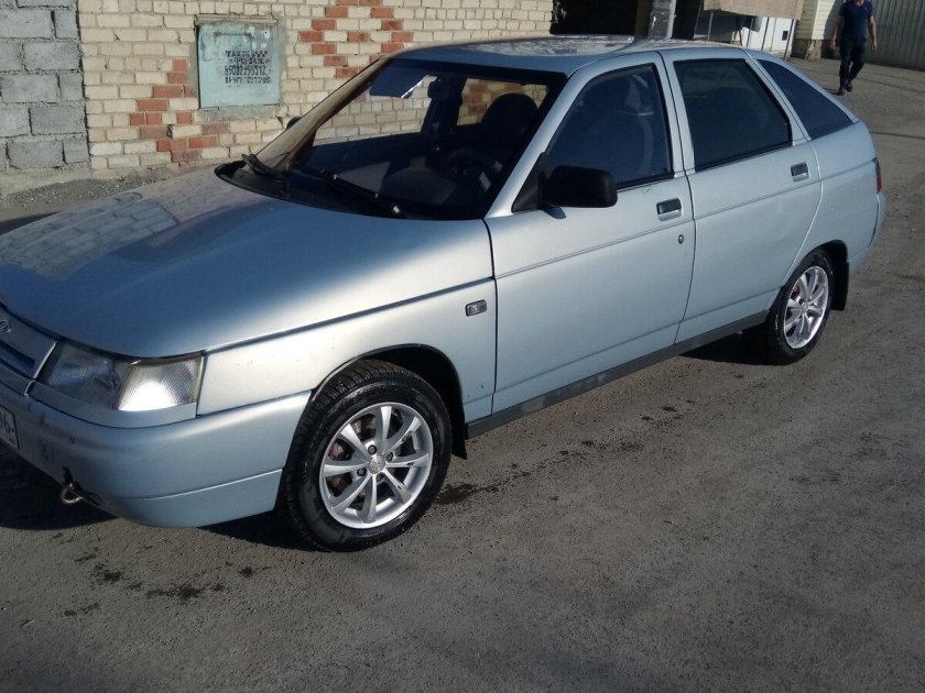 ВАЗ 2112 серебристо голубой