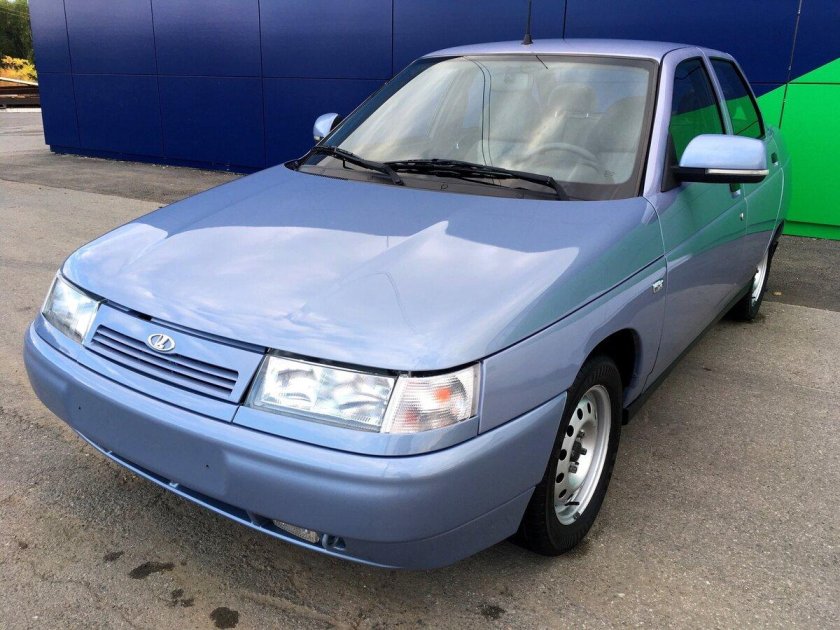 ВАЗ 2110 голубая