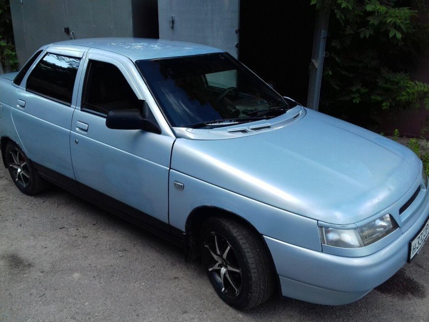 ВАЗ 2110 серебристо синий