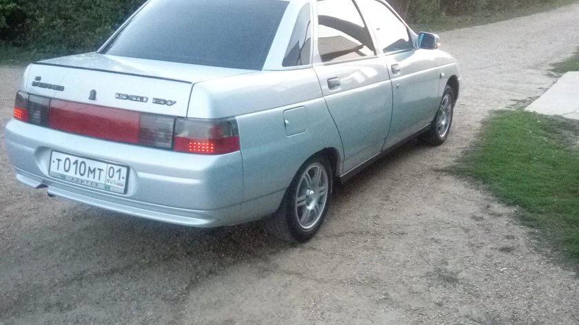 ВАЗ 2110 серебристо желтый