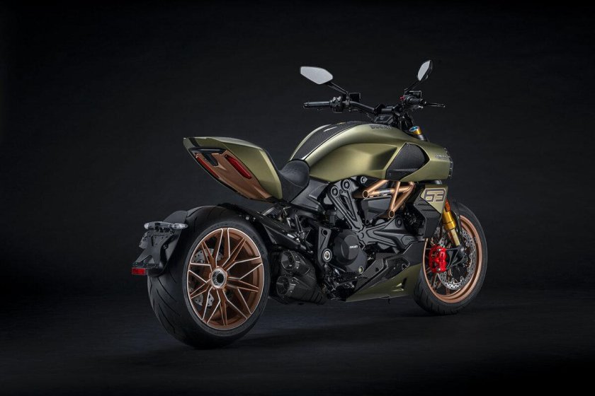 Мотоцикл ducati diavel 1260