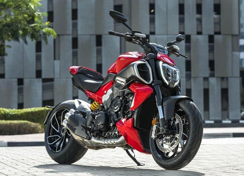 Diavel v4