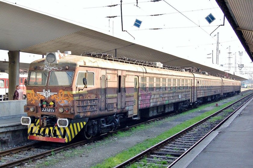 Эр25 электропоезд