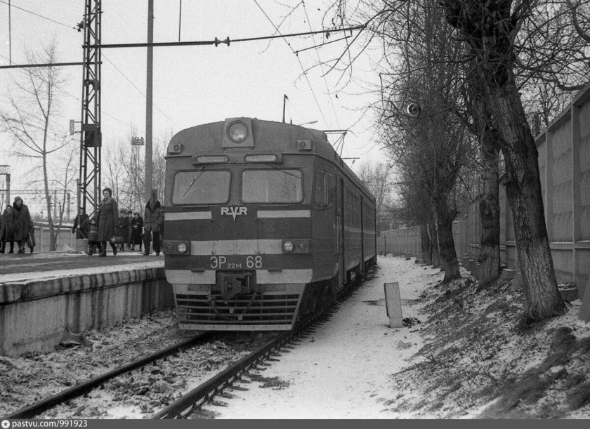 Эр200 электропоезд