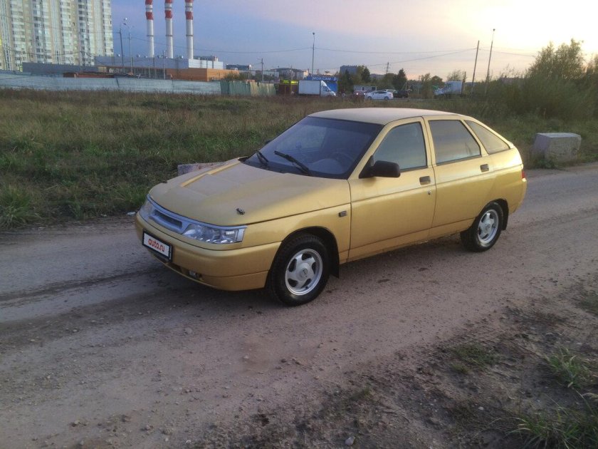 ВАЗ 2112 золотистая