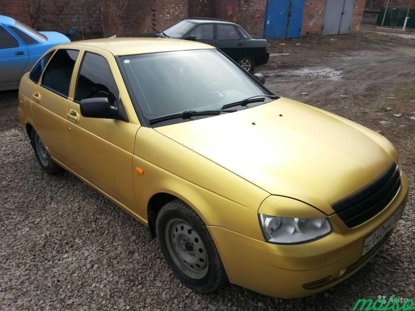 Золотая матовая Приора