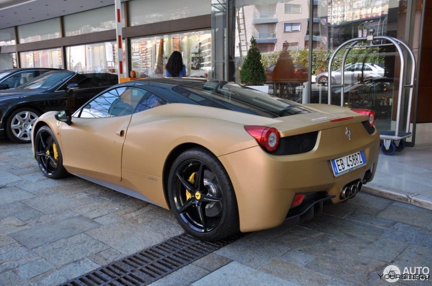 Бежевый цвет машины