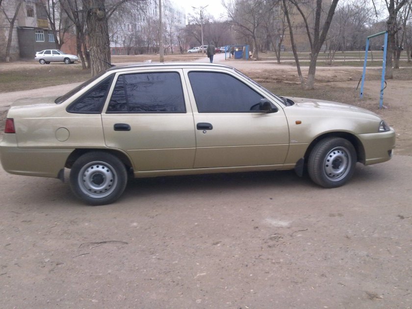 Daewoo Nexia n150 Золотая