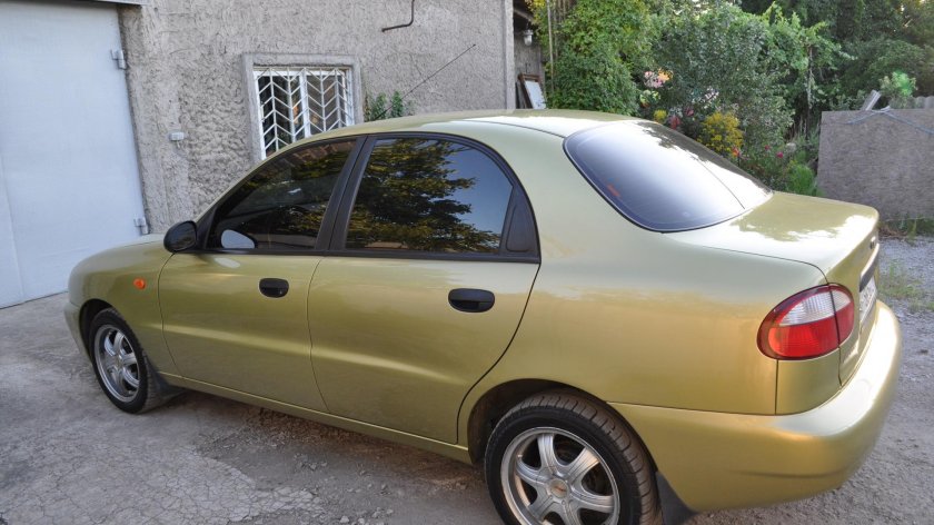 Шевроле Ланос золотой