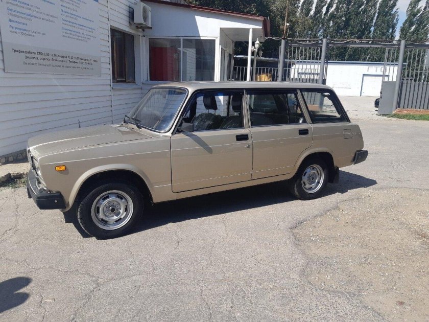 ВАЗ 2104 Золотая