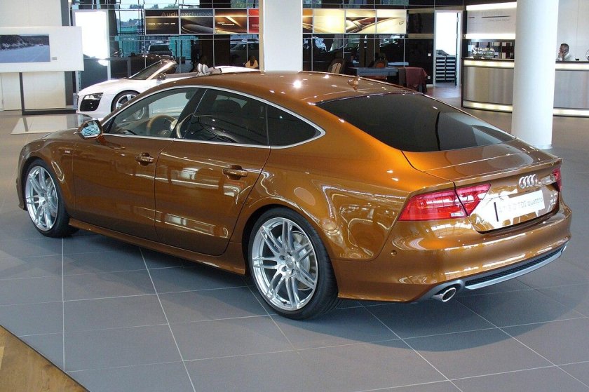 Audi a7 коричневая