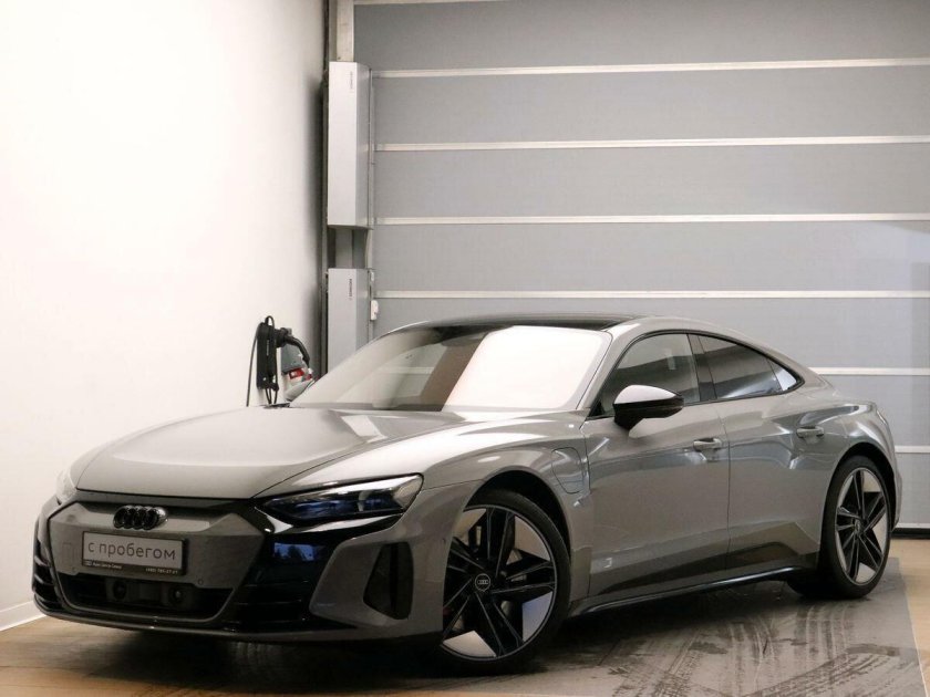 Форд Мустанг серый