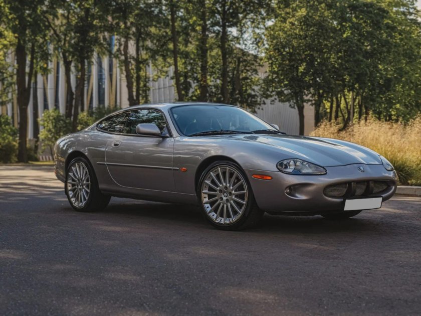 Jaguar XK 2000