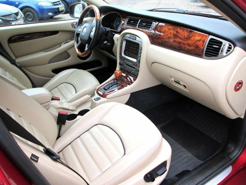 Jaguar x Type 2008 салон