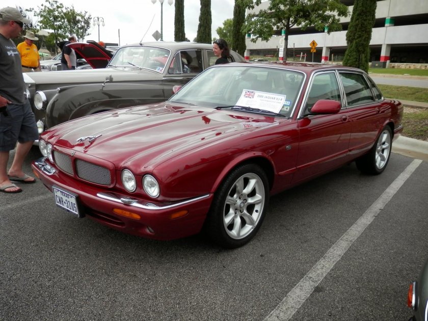 Jaguar XJ 2000