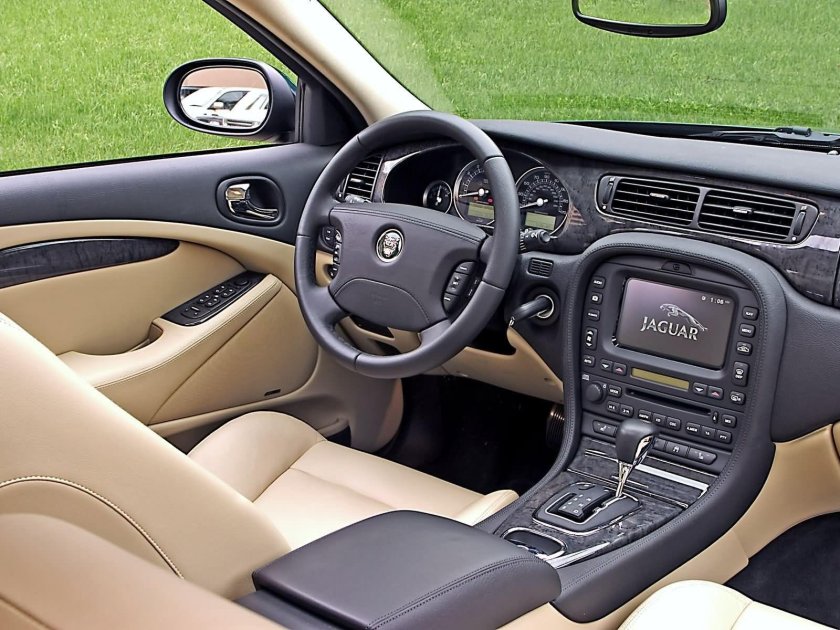 Jaguar x Type 2008 салон