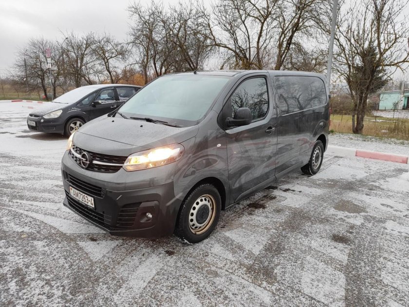 Опель Виваро 2021