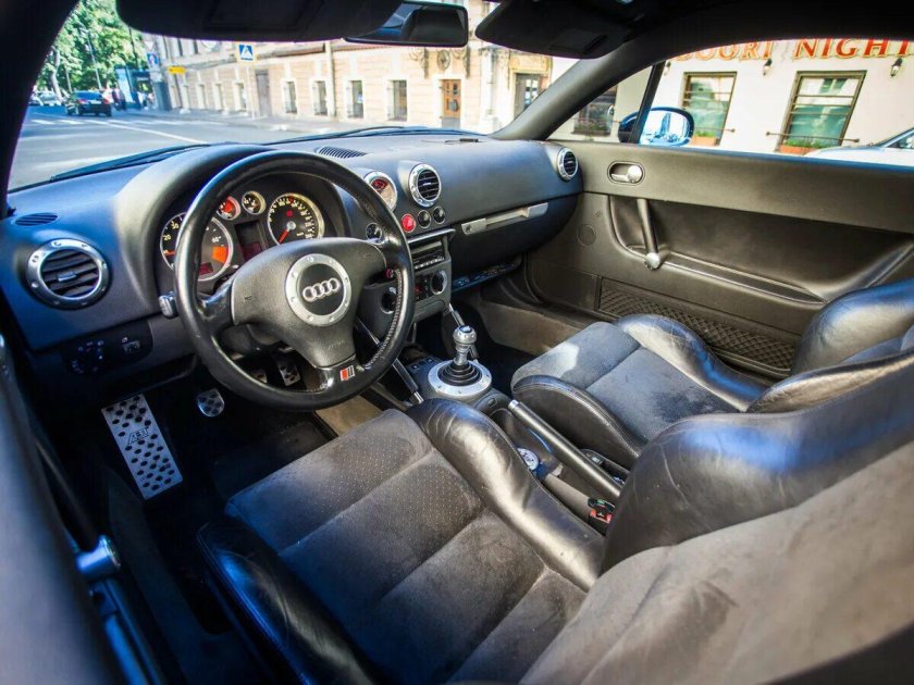 Ауди ТТ 2001 салон