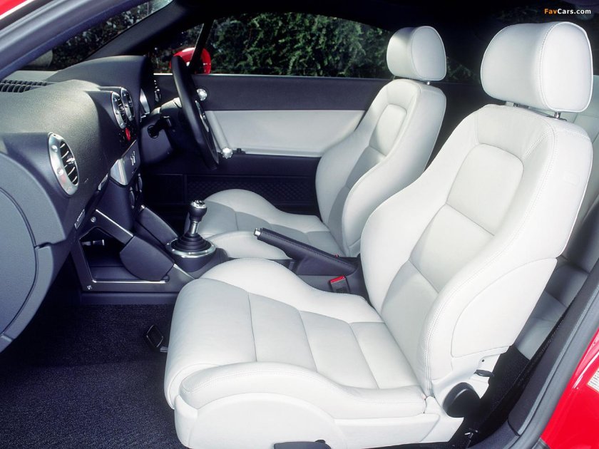 Ауди ТТ 2002 салон