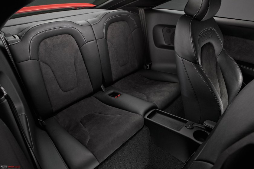 Ауди ТТ салон сзади