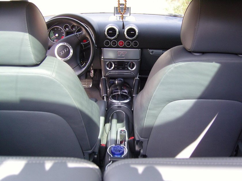 Ауди ТТ 2003 салон