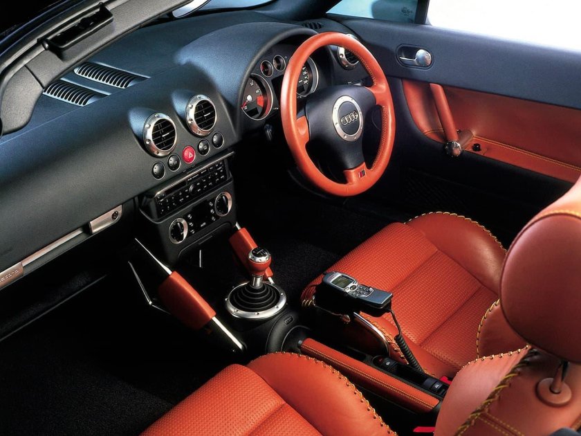 Audi TT 8n салон