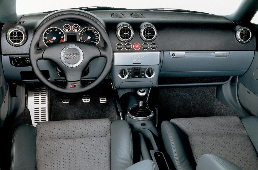 Audi TT 2000 салон