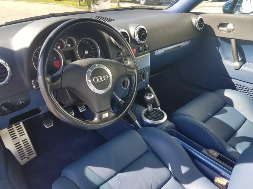 Ауди ТТ 8n салон