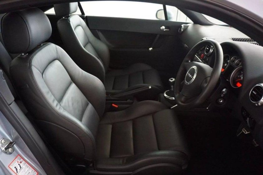 Ауди ТТ 8n салон