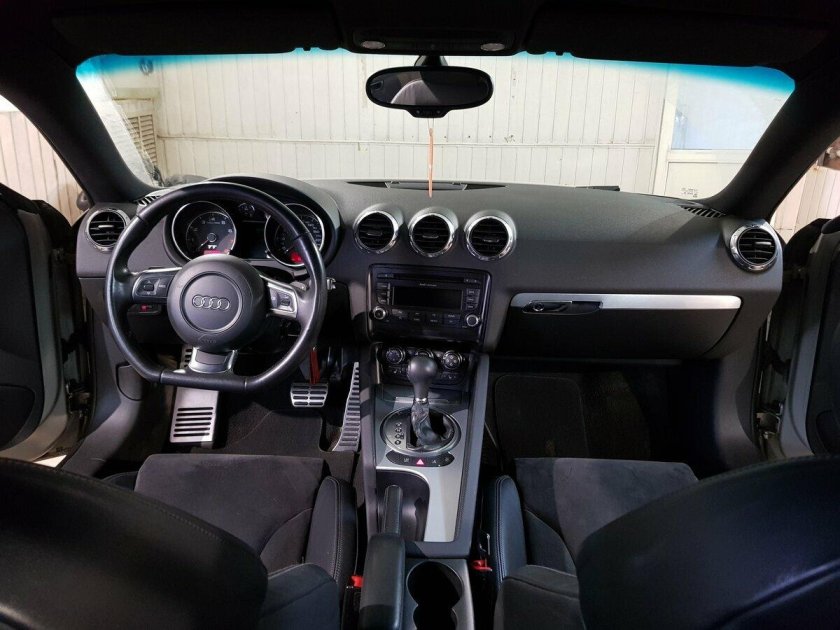 Audi TT 2008 салон
