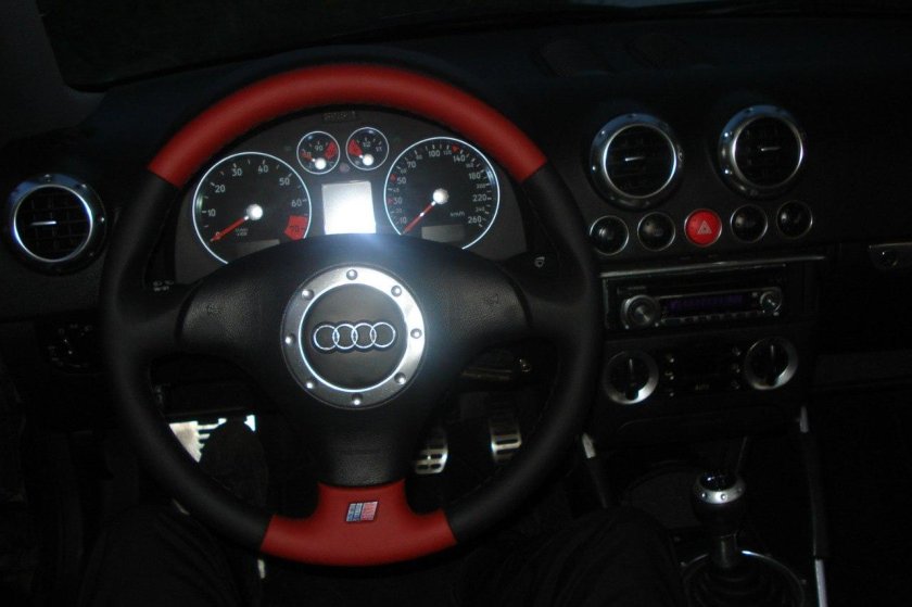 Ауди ТТ 2000 руль