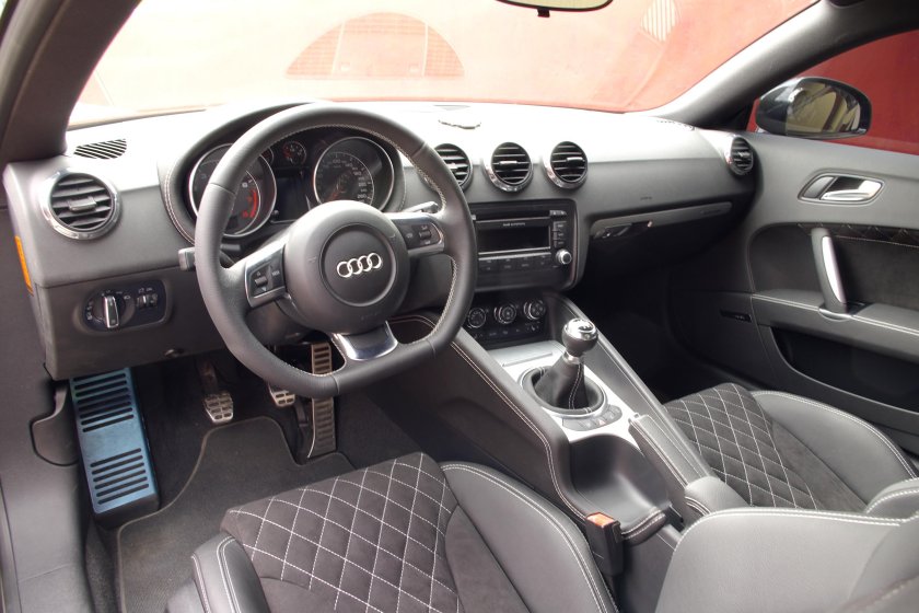 Audi TT 2008 салон
