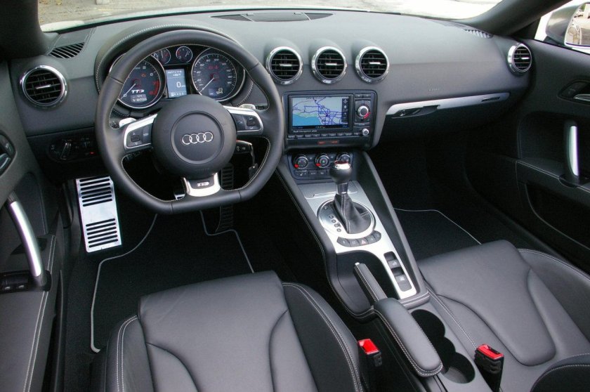 Audi TT 2008 салон
