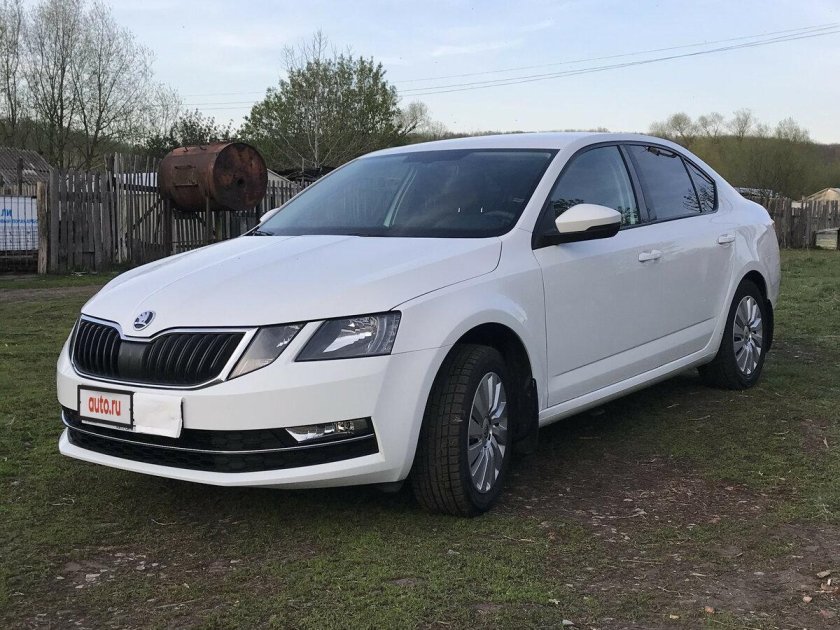 Skoda Octavia a7 белая