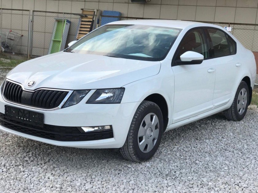 Skoda Octavia 2019 белая