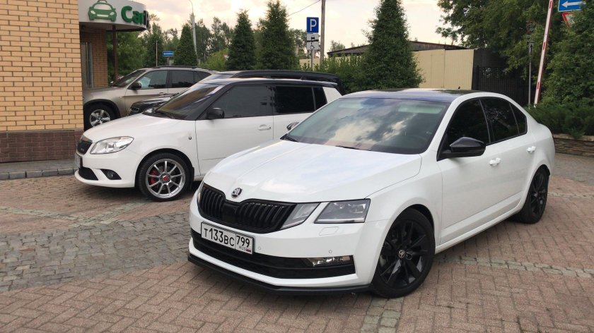 Skoda Octavia a7 FL белая
