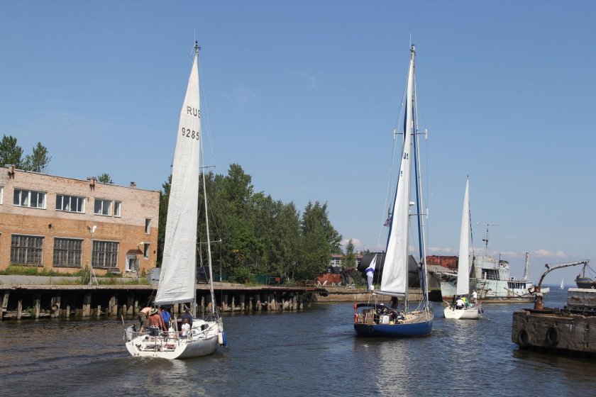 Парусная яхта Эдвенчер