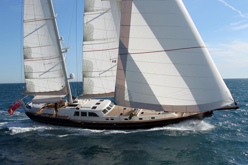 Kestrel-106 яхта