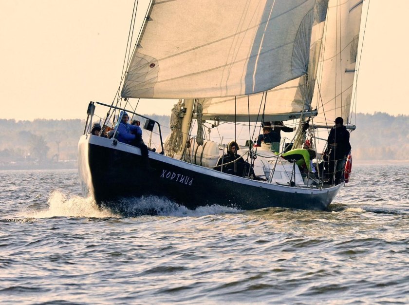 Яхта Хортица фото