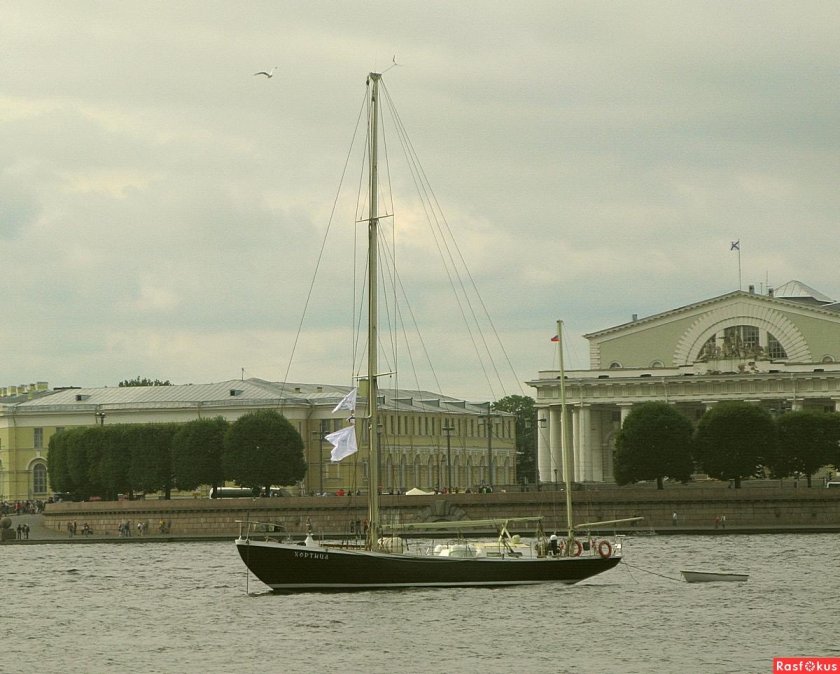 Яхта Хортица СПБ